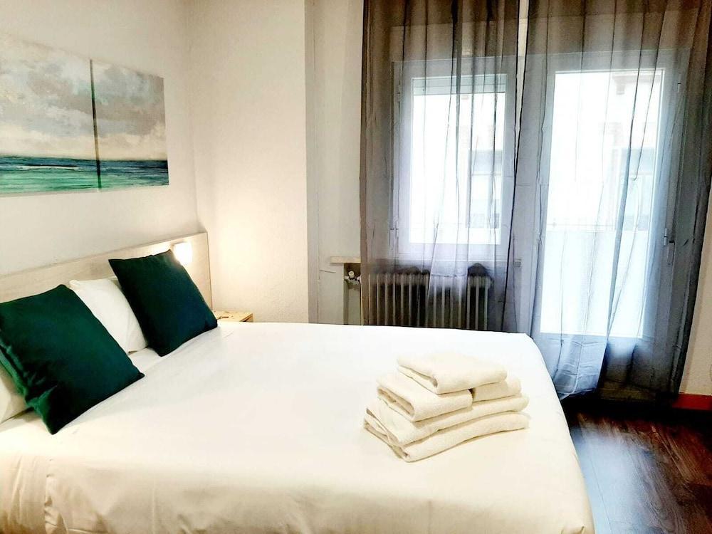 Arjori Rooms Hostal Саламанка Екстер'єр фото