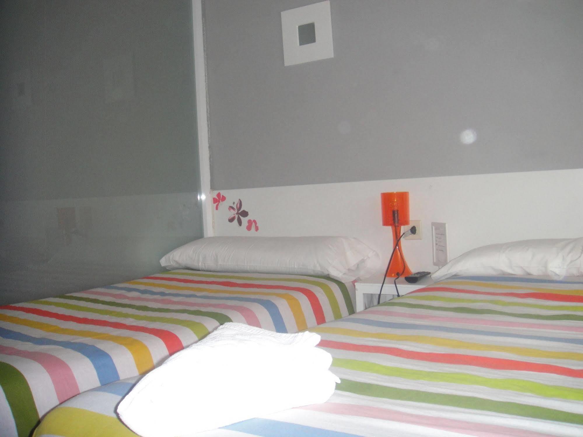 Arjori Rooms Hostal Саламанка Екстер'єр фото